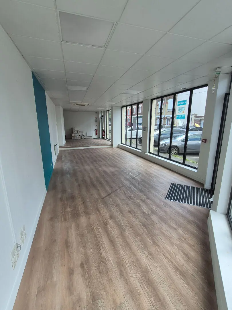 Photo 2 Local Commercial 1 pièce 250m²