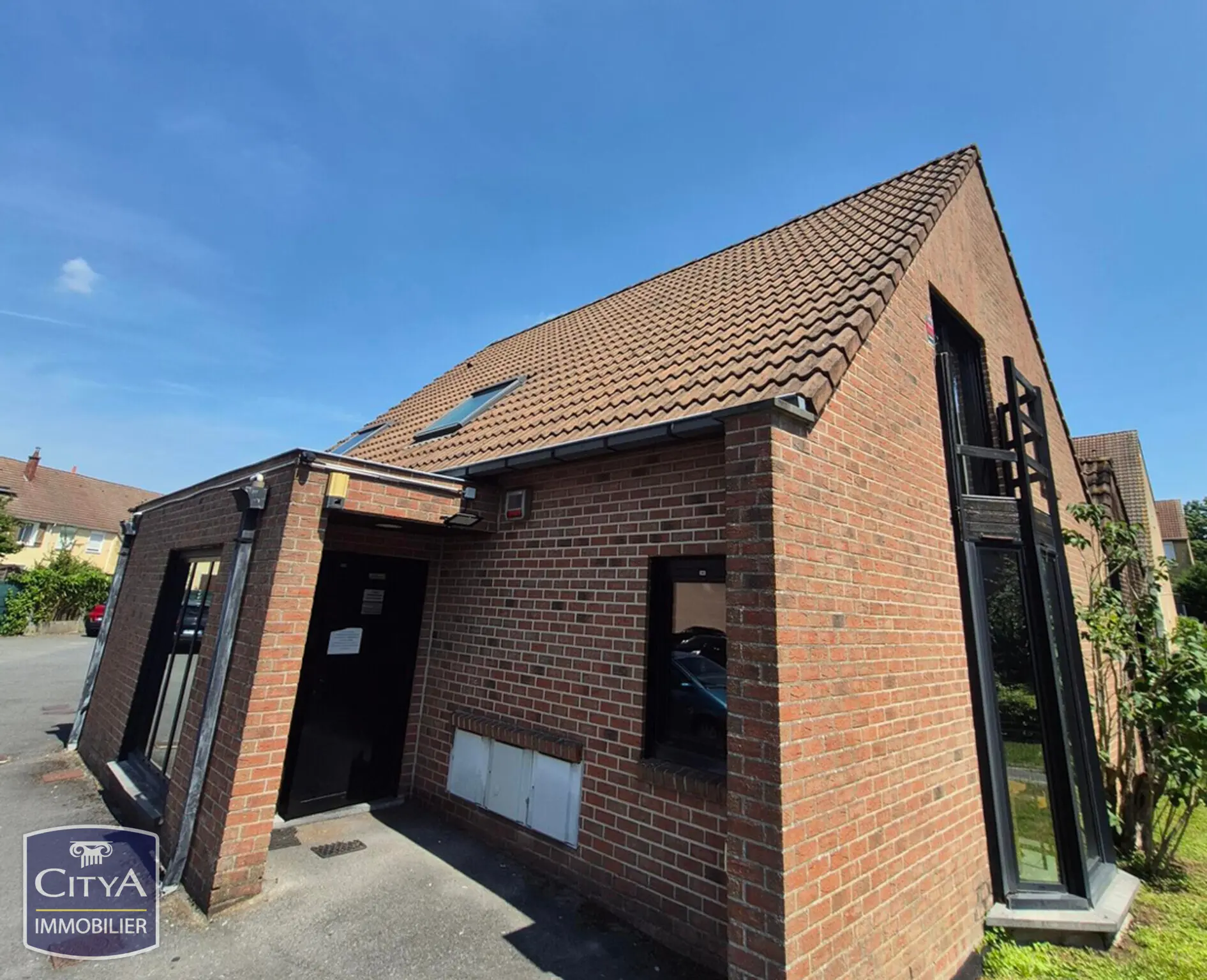 Photo 1 Immeuble 200m²