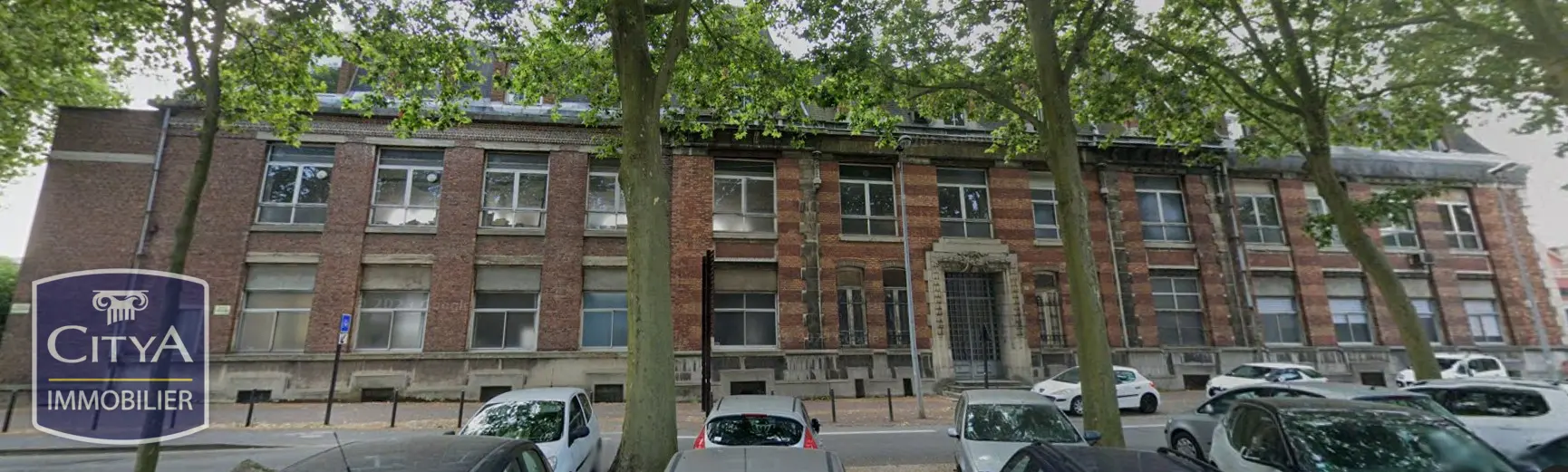 Photo 1 Local Professionnel 2200m²