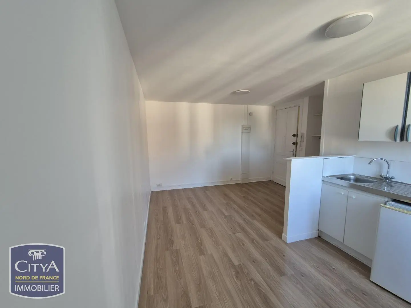 Photo 2 Appartement 1 pièce 21.69m²