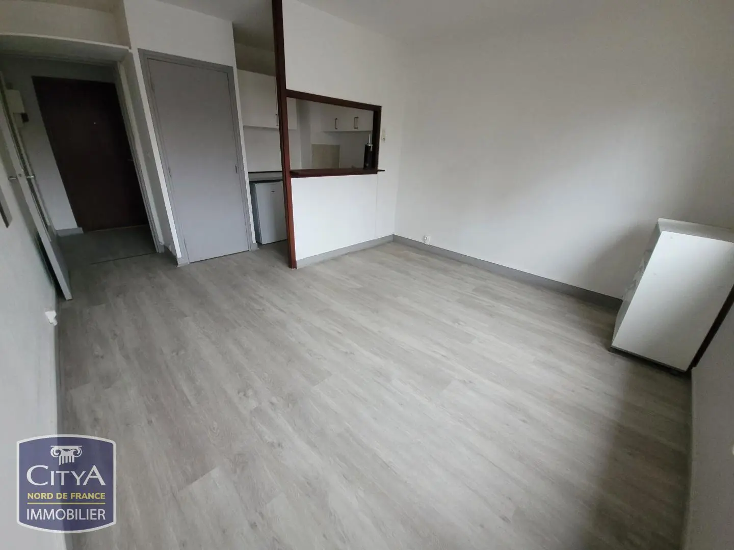 Photo 1 Appartement 1 pièce 23.64m²