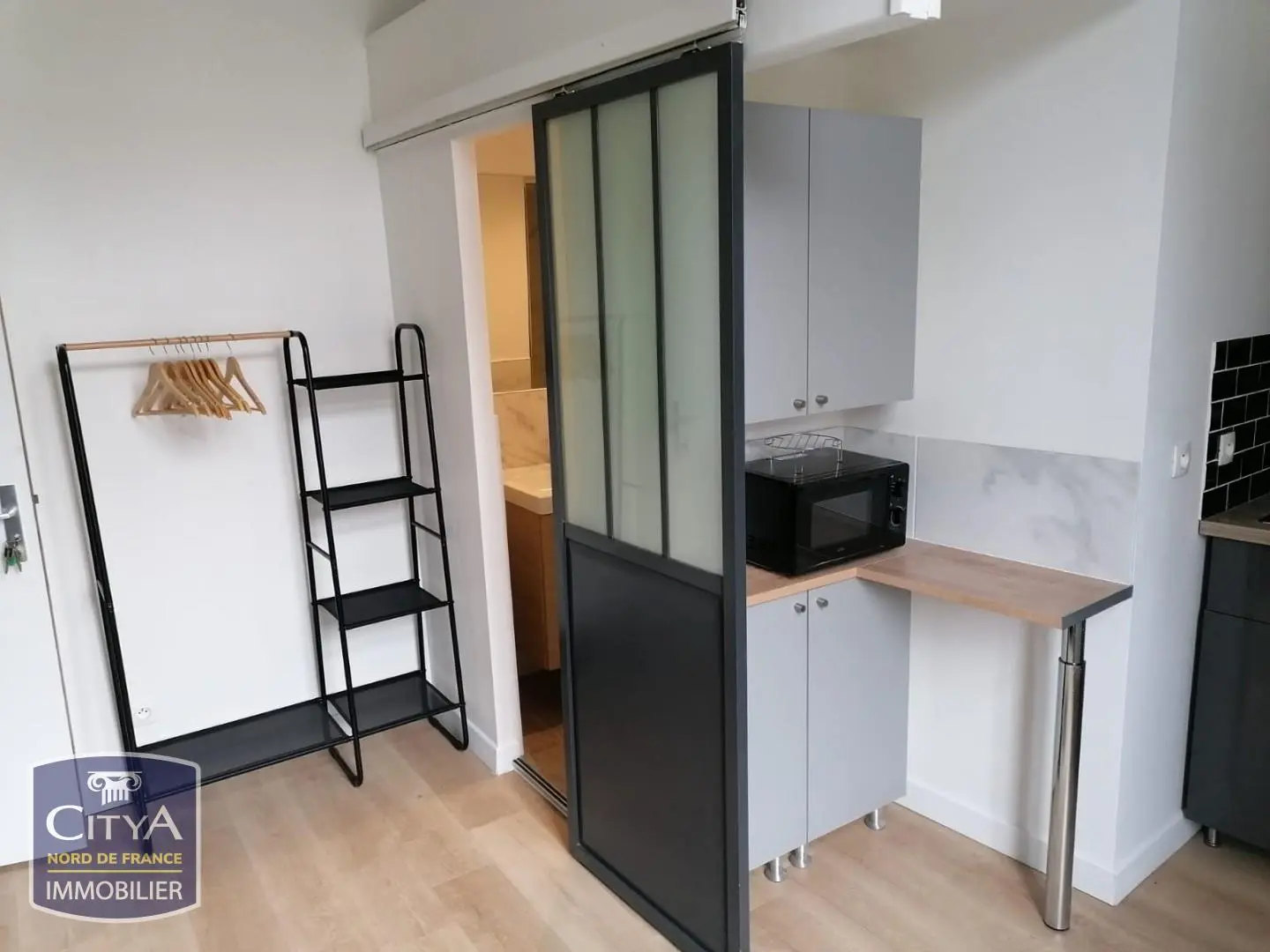 Photo 2 Appartement 1 pièce 15.28m²