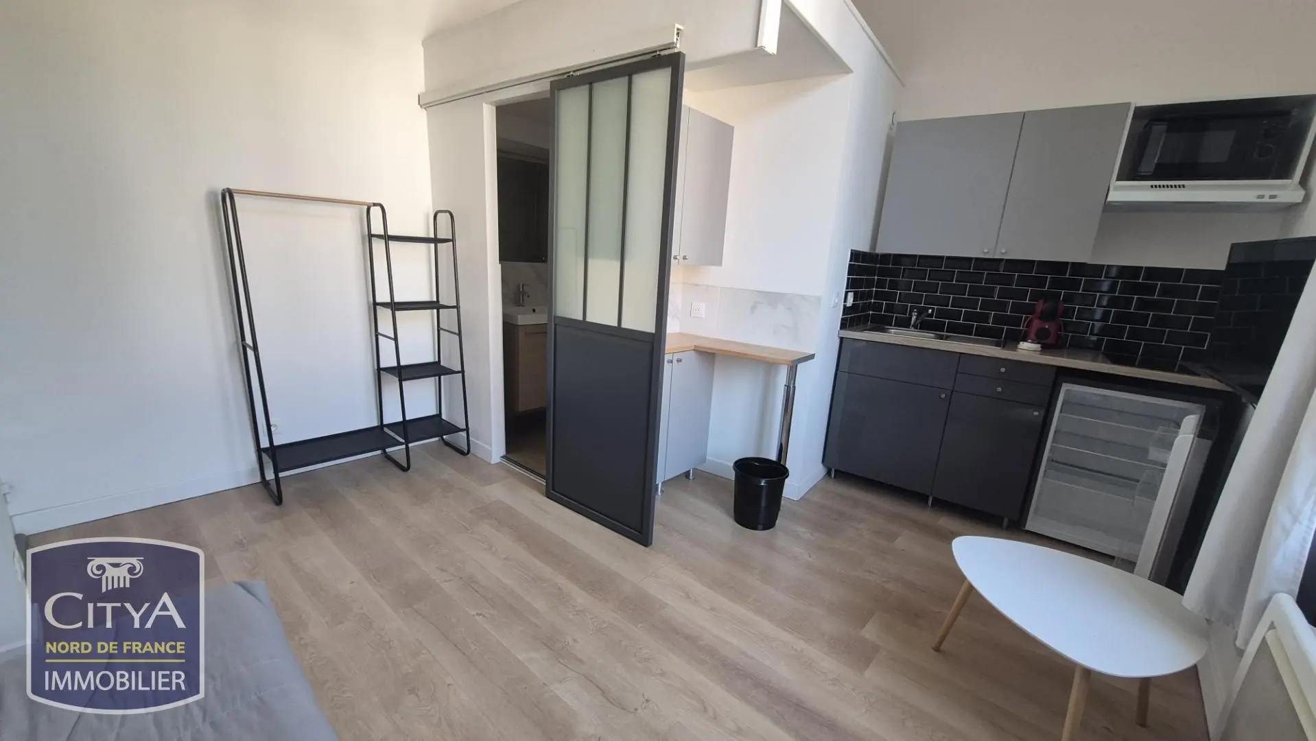 Photo 1 Appartement 1 pièce 15.28m²