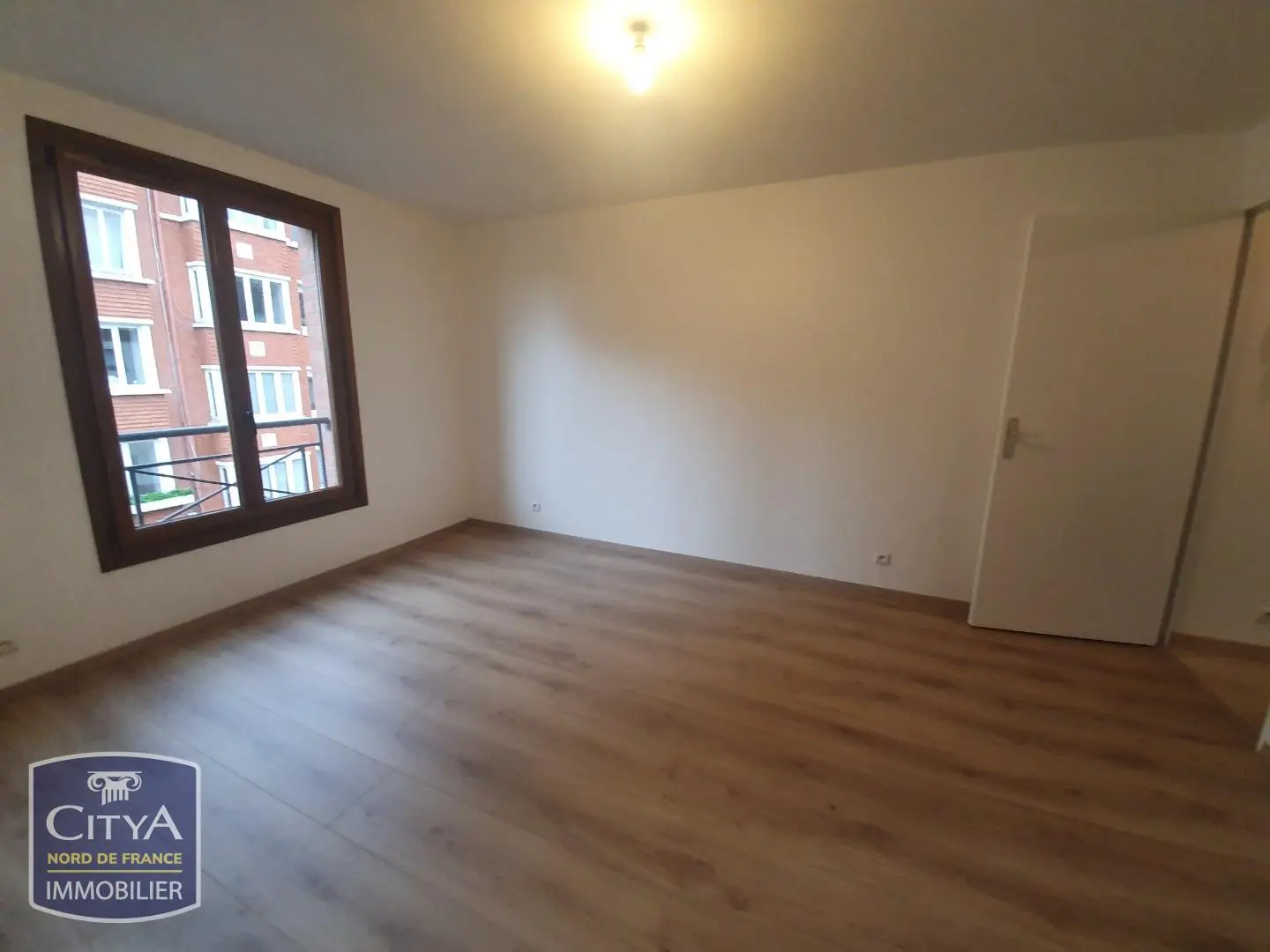Photo 1 Appartement 1 pièce 37.87m²