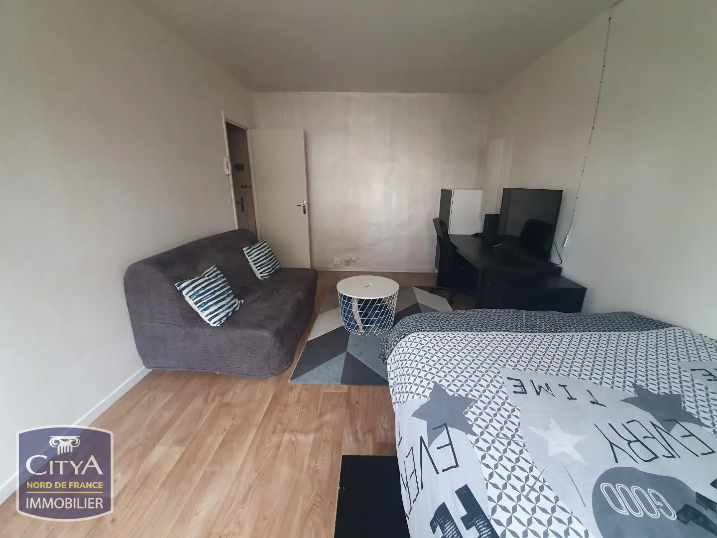 Photo 1 Appartement 1 pièce 25.67m²