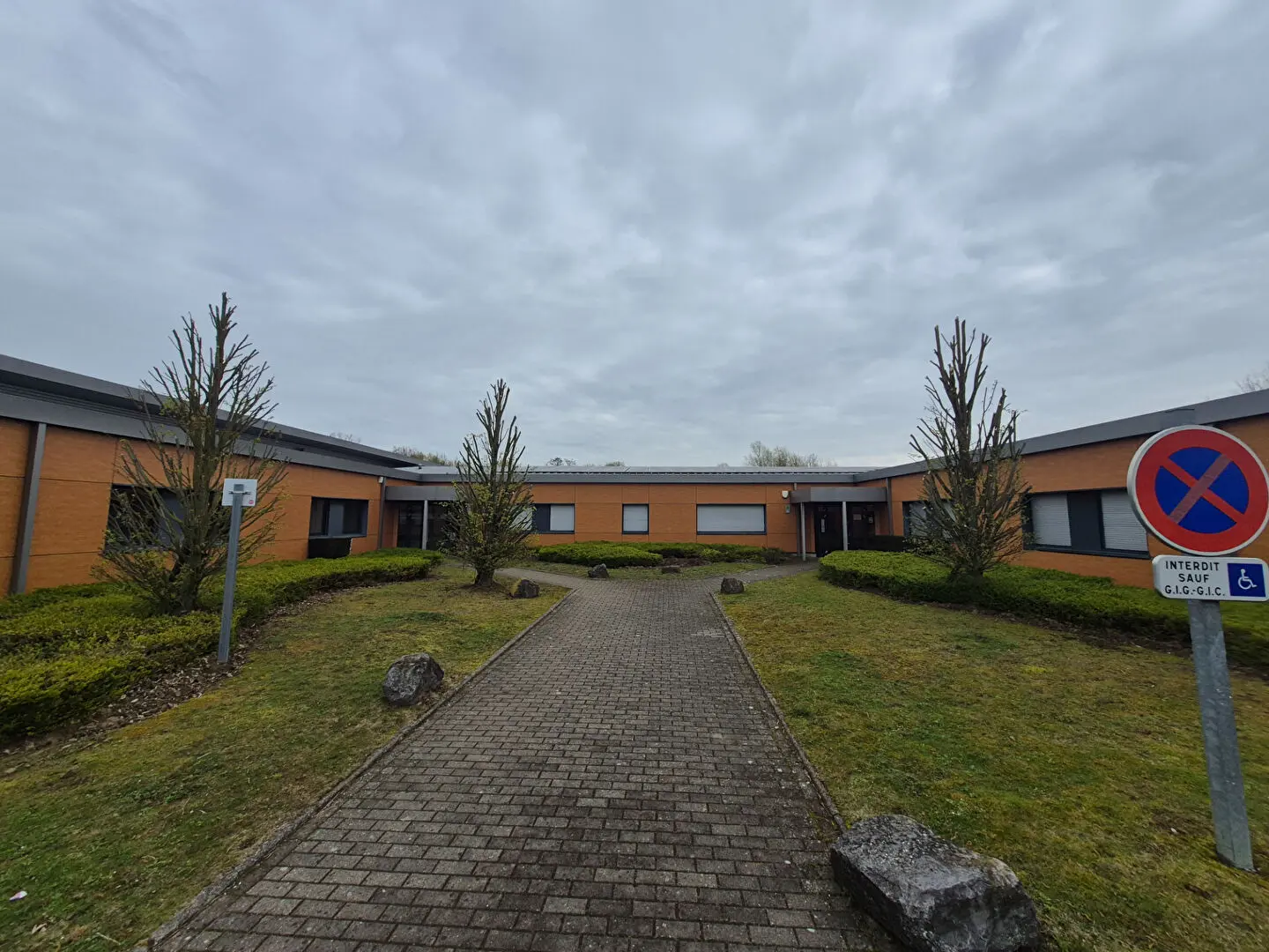 Photo 1 Local Professionnel 1 pièce 385m²