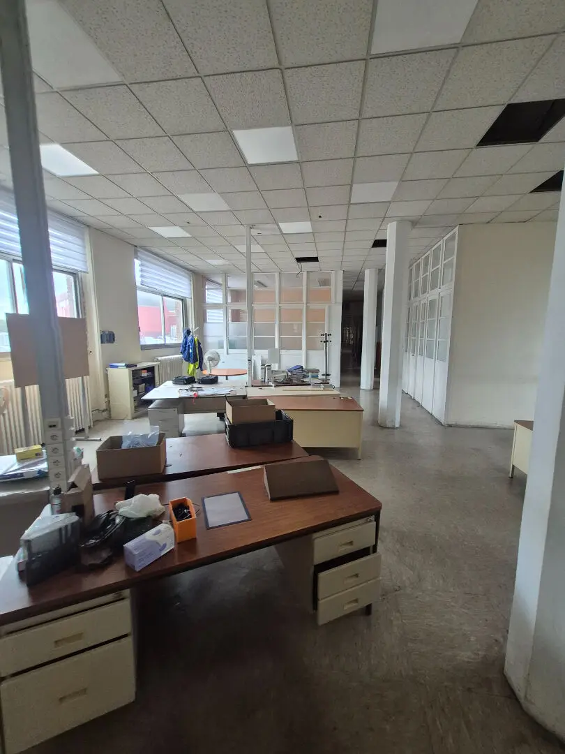 Photo 5 Local Professionnel 1 pièce 2200m²