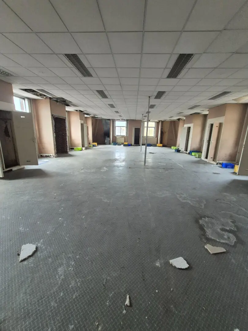Photo 6 Local Professionnel 1 pièce 2200m²