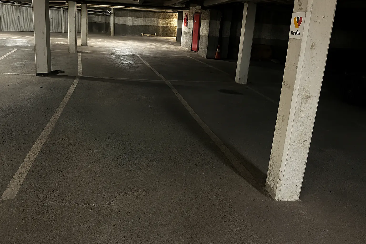 Photo 3 Parking