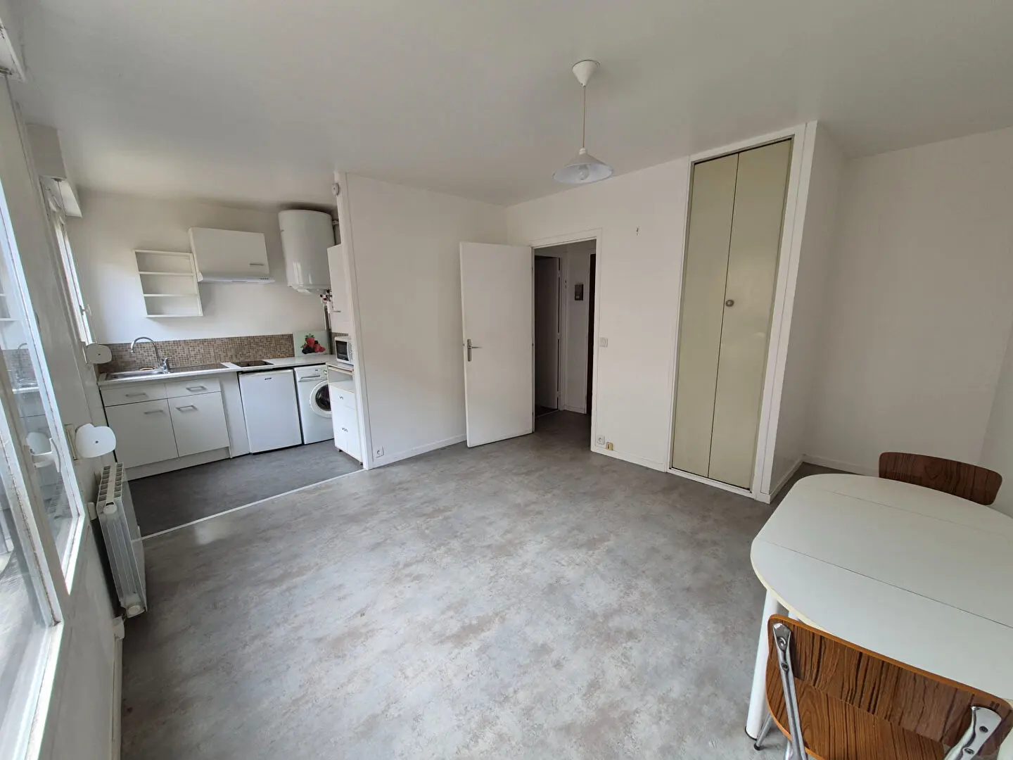 Photo 1 Appartement 1 pièce 24.18m²