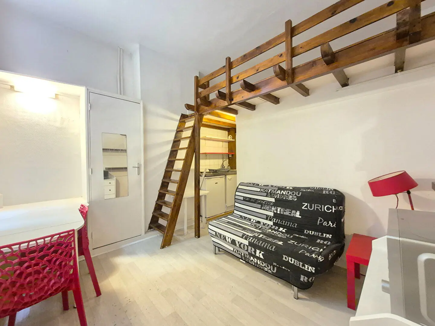 Photo 1 Appartement 1 pièce 14.05m²
