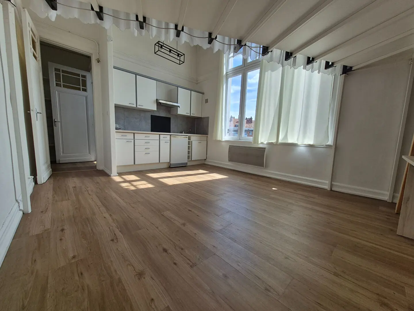 Photo 2 Appartement 1 pièce 27.9m²