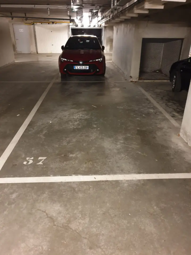 Photo 1 Parking