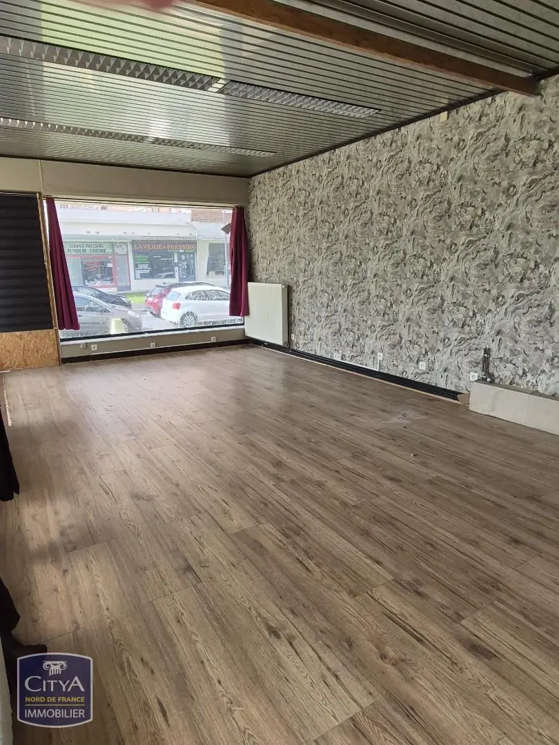 Photo 3 Local Professionnel 1 pièce 39.83m²
