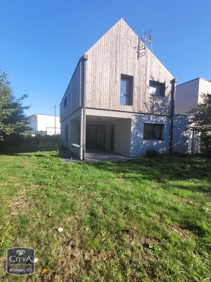 Photo 1 Maison 4 pièces 109.6m²