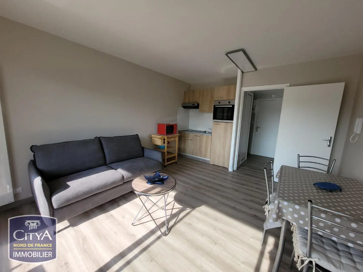 Photo 1 Appartement 1 pièce 23m²