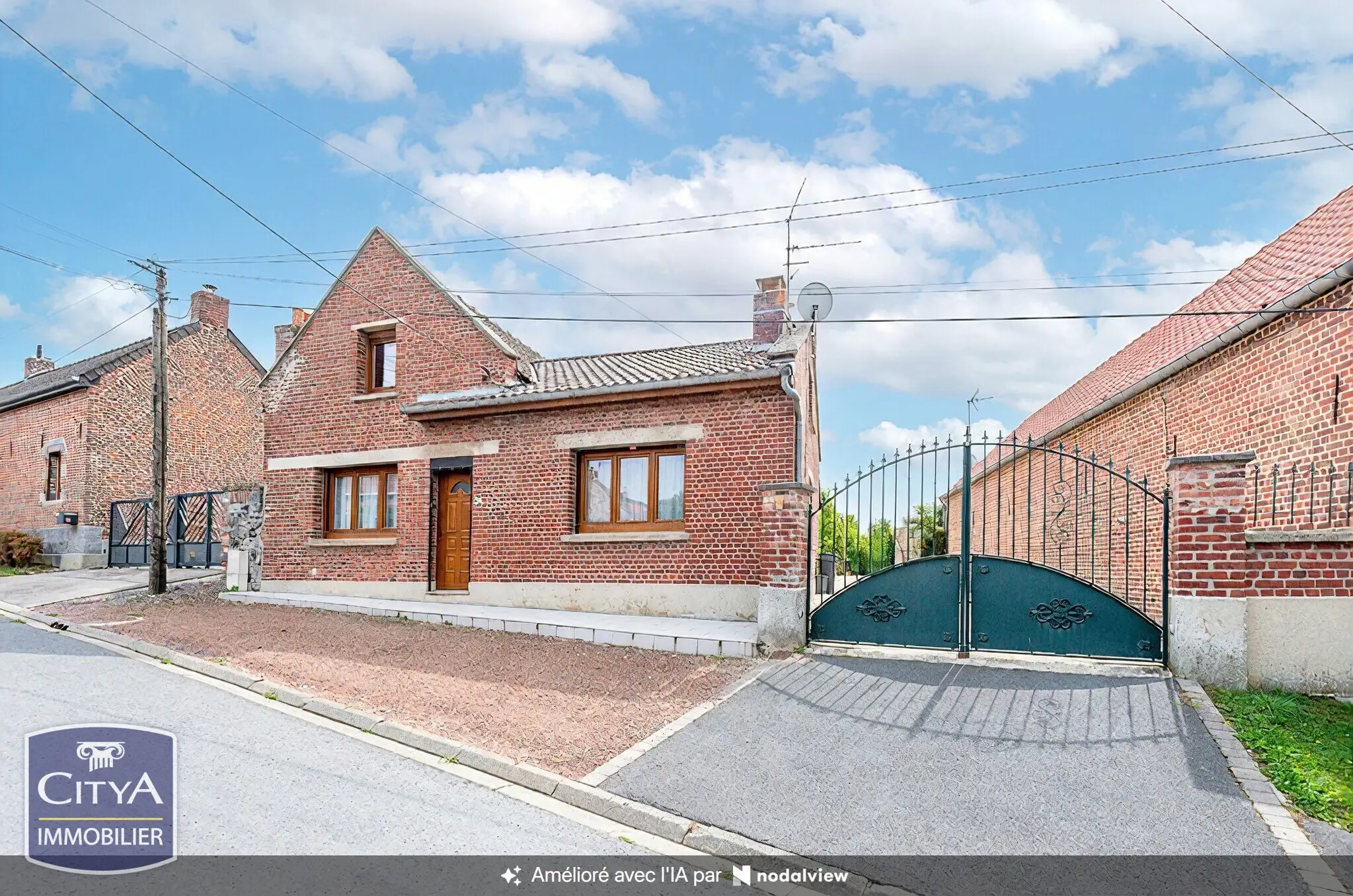 Photo 1 Maison 10 pièces 194m²