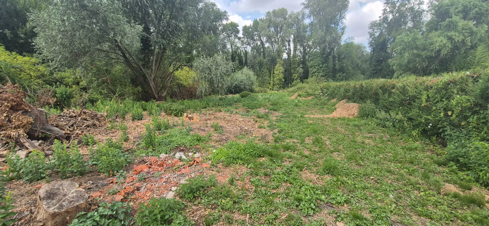 Photo 1 Terrain