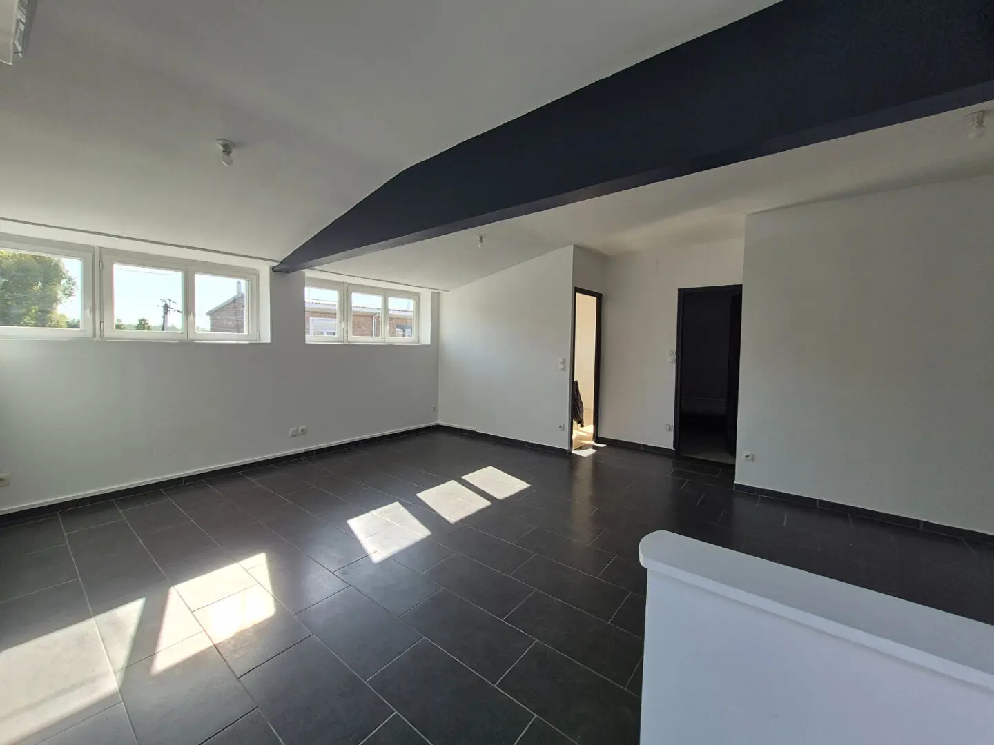 Photo 1 Appartement 3 pièces 53.98m²