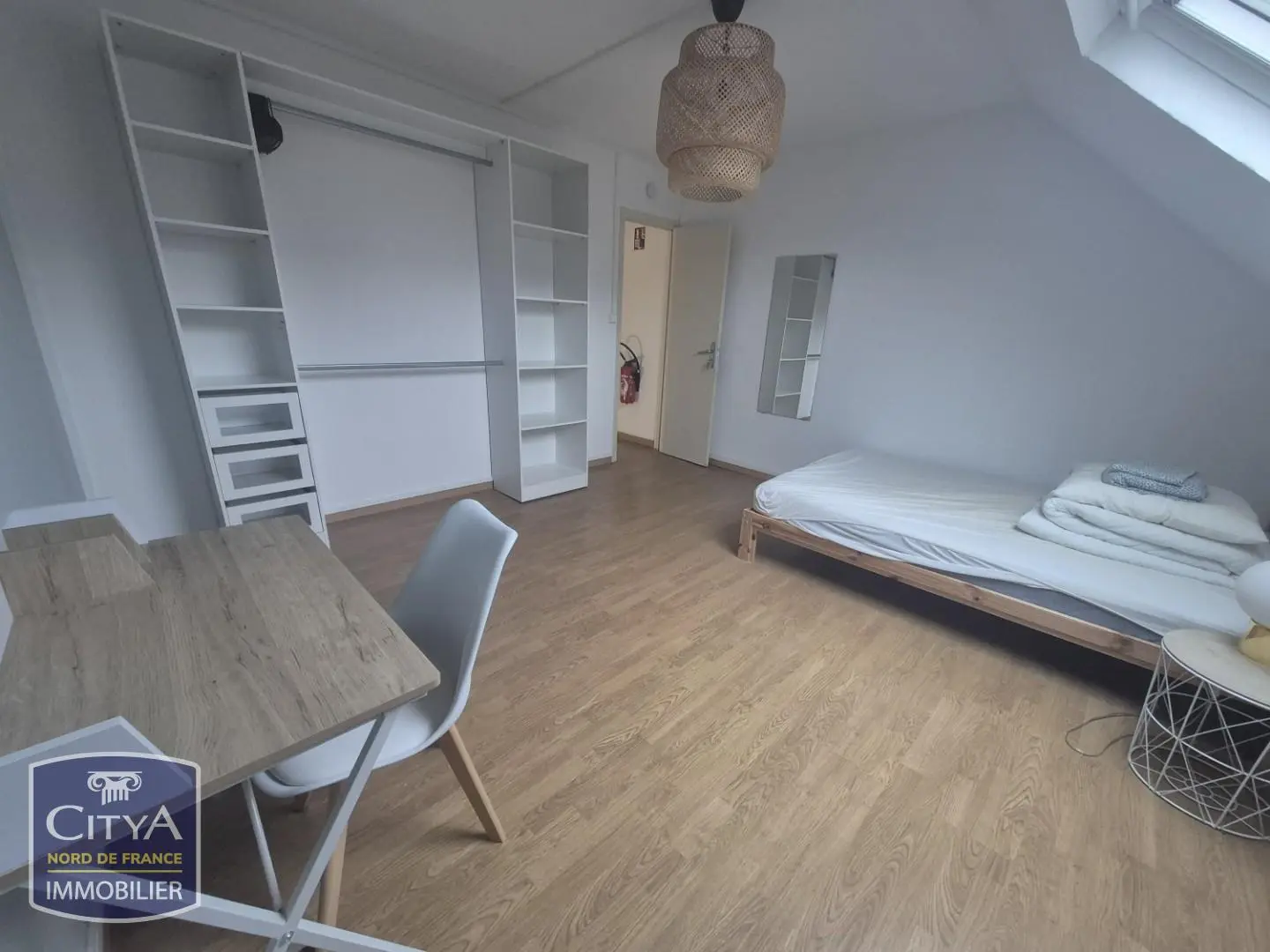Photo 1 Appartement 1 pièce 15.74m²
