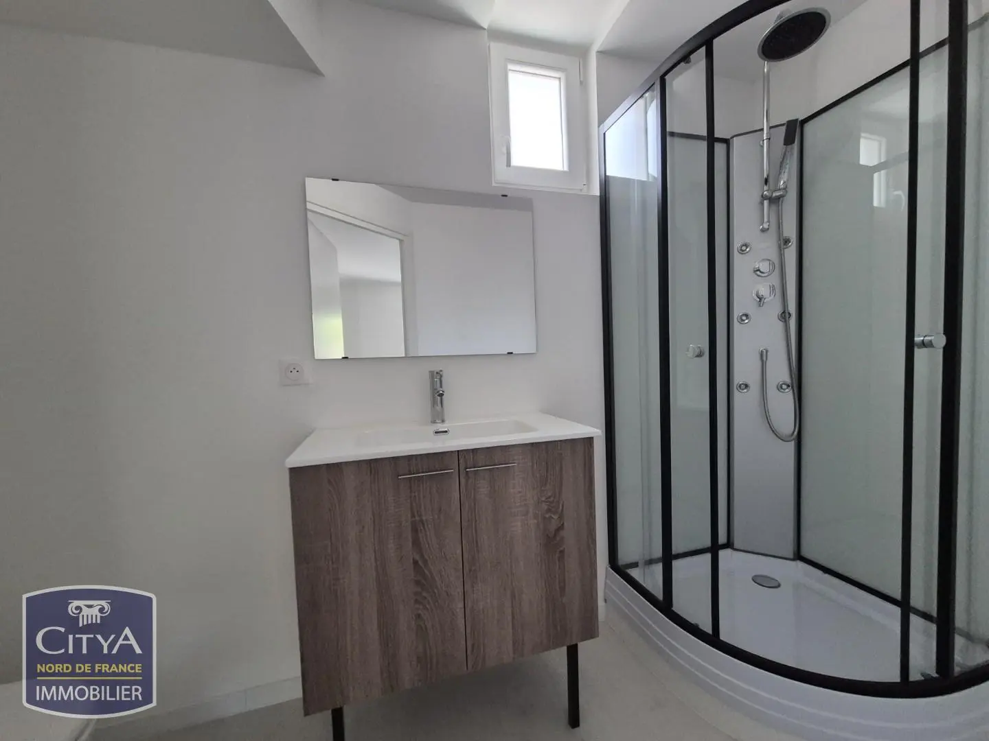 Photo 2 Appartement 1 pièce 27.15m²