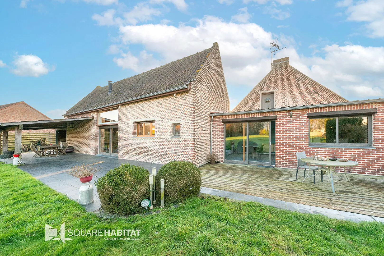 Photo 1 Maison 7 pièces 199.5m²