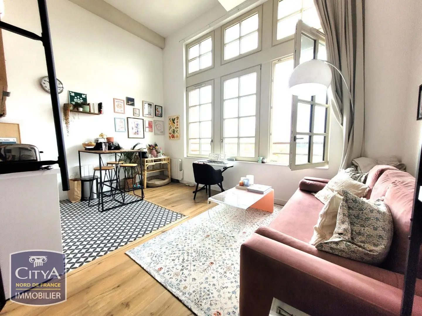 Photo 1 Appartement 1 pièce 24.7m²