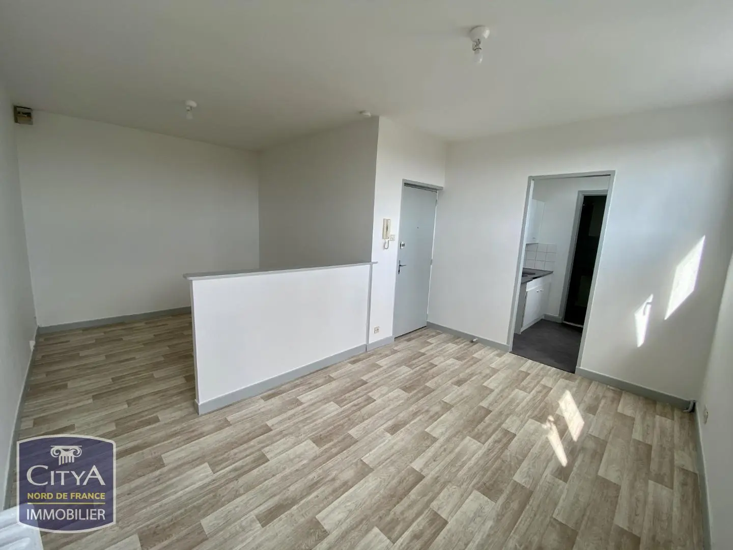 Photo 1 Appartement 1 pièce 27.29m²