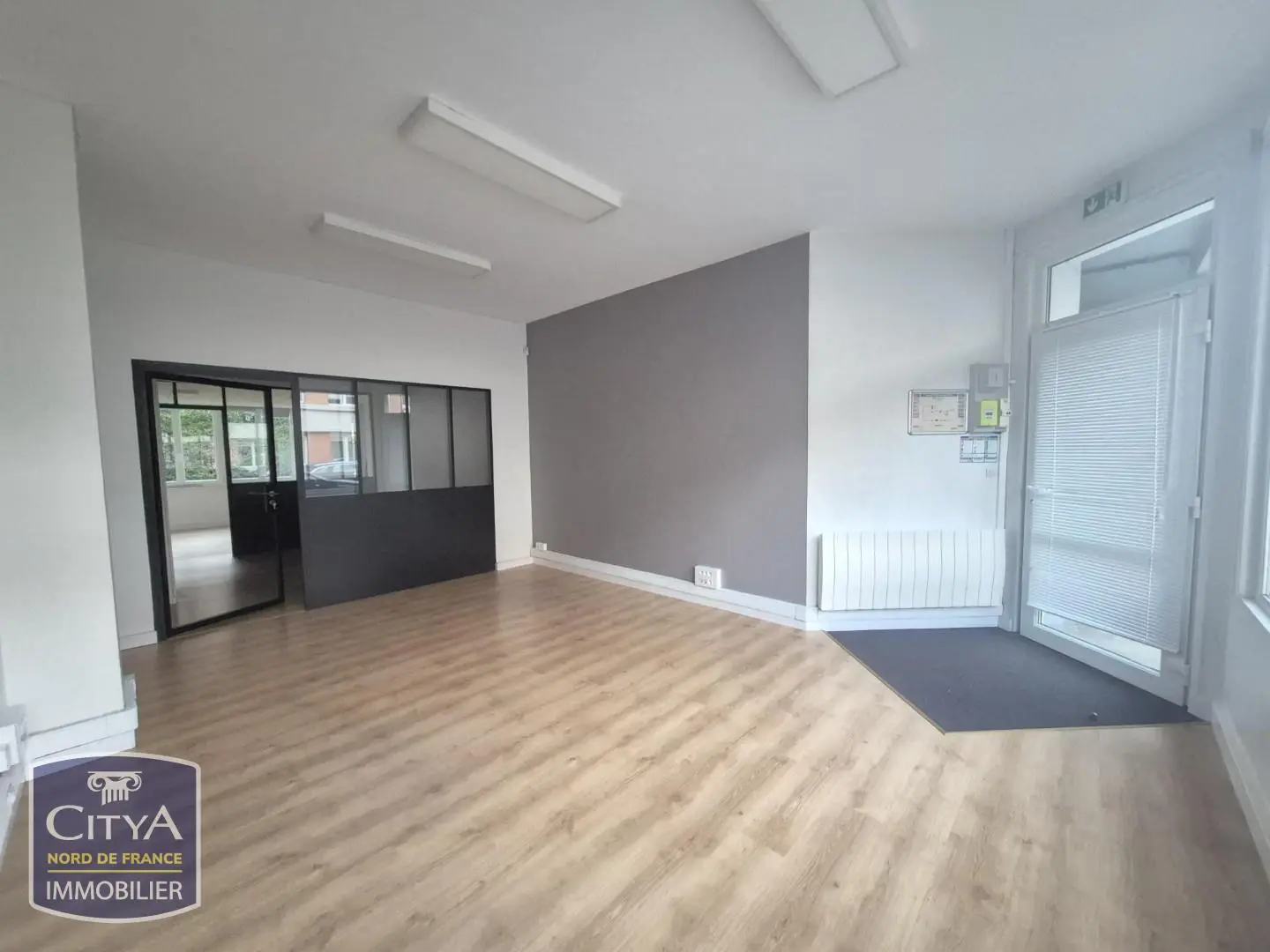 Photo 1 Local Professionnel 69m²