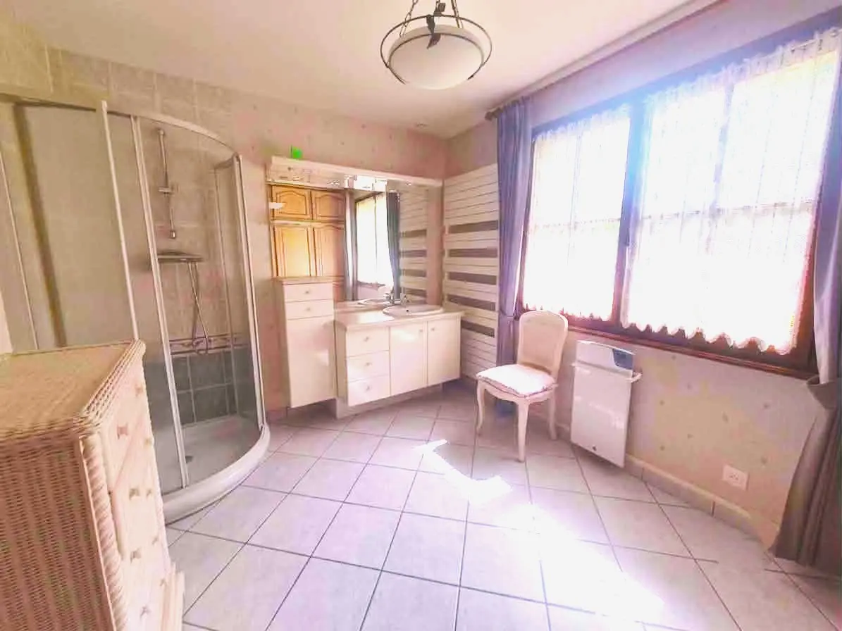 Photo 6 Maison 6 pièces 196m²