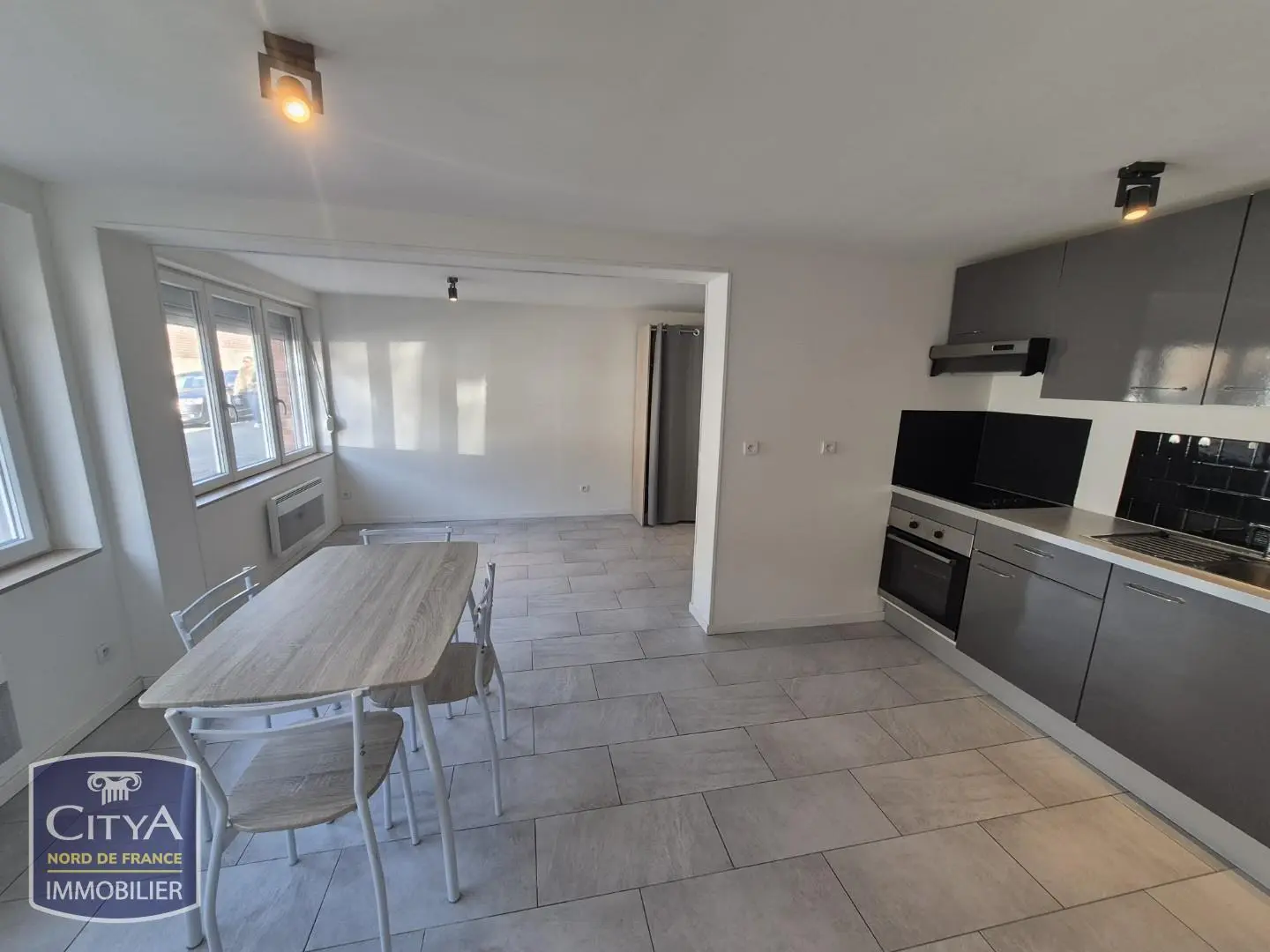 Photo 2 Appartement 1 pièce 28.93m²