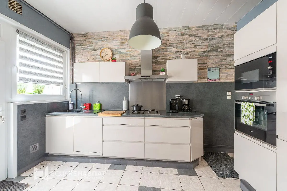 Photo 1 Maison 5 pièces 130m²