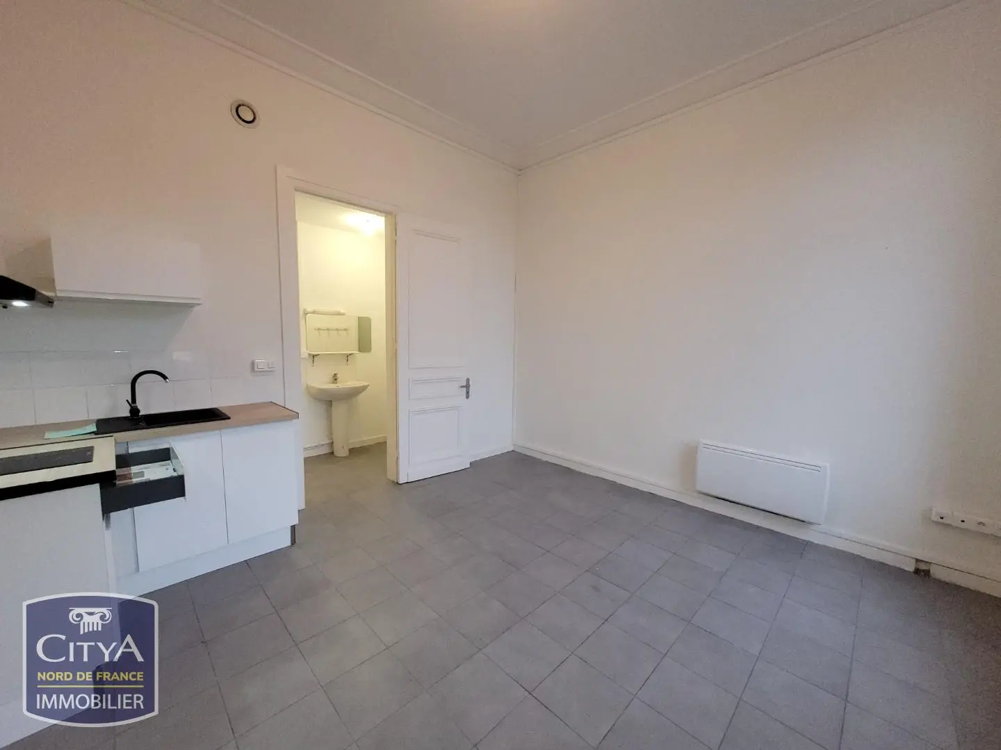 Photo 1 Appartement 1 pièce 21.69m²