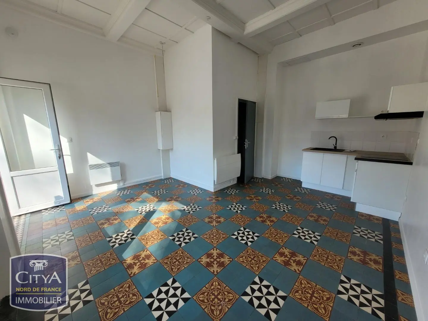 Photo 1 Appartement 1 pièce 23.67m²