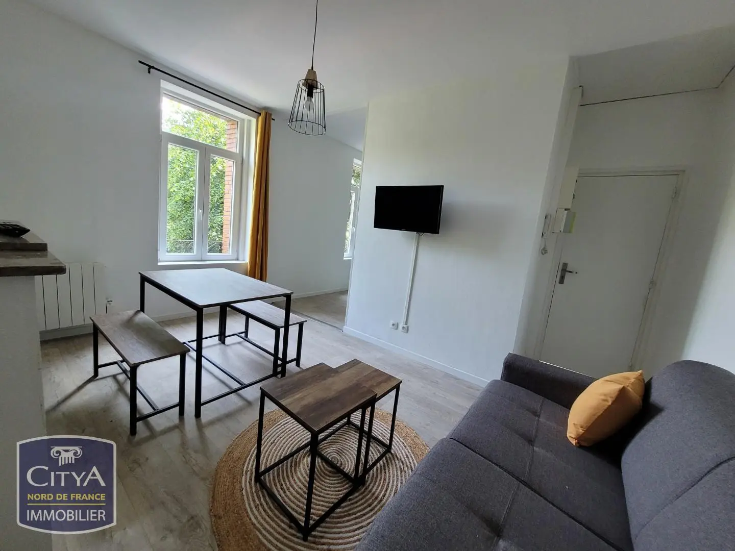 Photo 1 Appartement 1 pièce 23.7m²