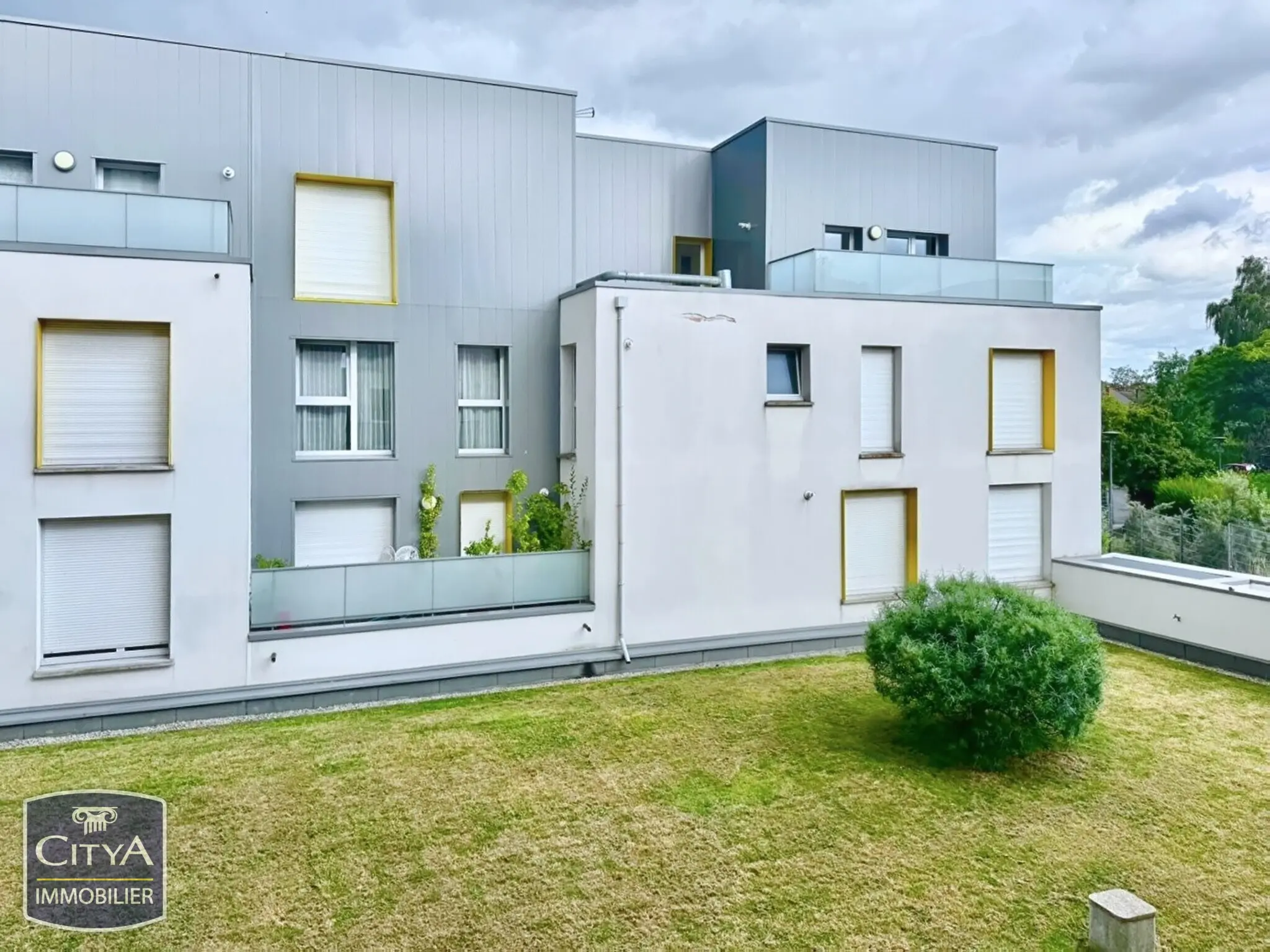 Photo 2 Appartement 1 pièce 28m²