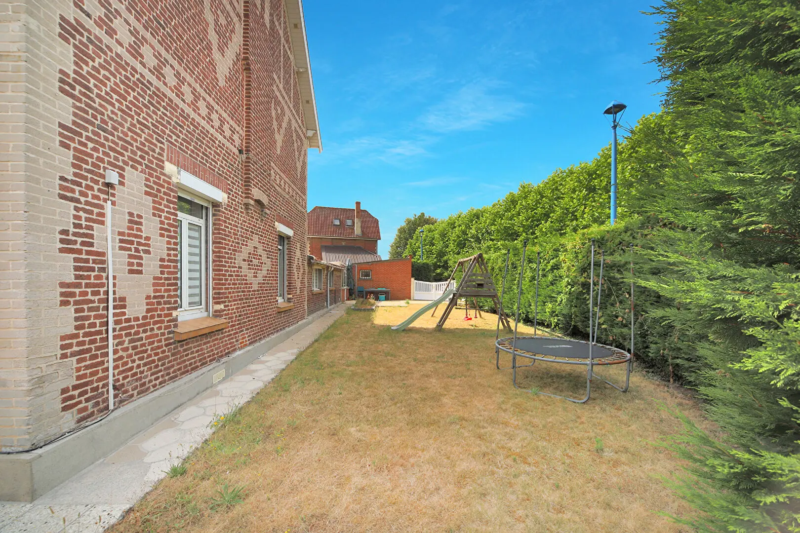 Photo 1 Maison 4 pièces 130m²