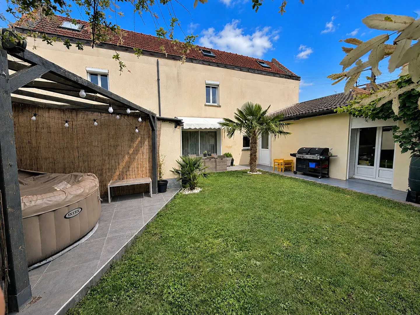 Photo 1 Maison 4 pièces 130m²